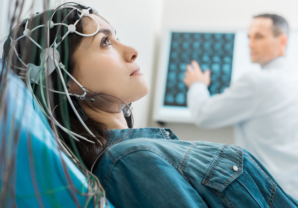 Основы проведения электроэнцефалографического мониторинга в работе врачей-специалистов